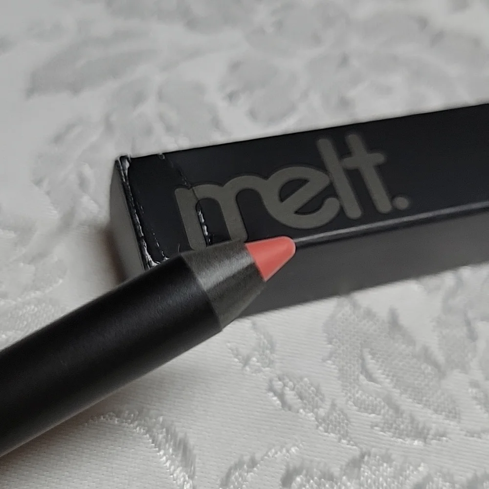 ⚜️Melt Allday/Everyday Ultra Matte Lip Liner,  